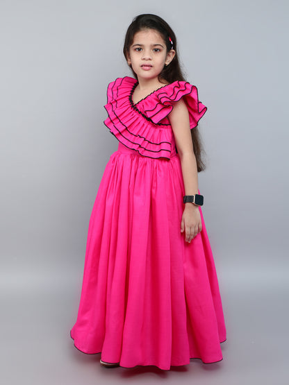 Ruffled Neck Cotton Gown With Matching Clip -Pink