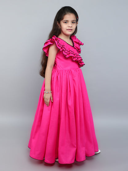 Ruffled Neck Cotton Gown With Matching Clip -Pink