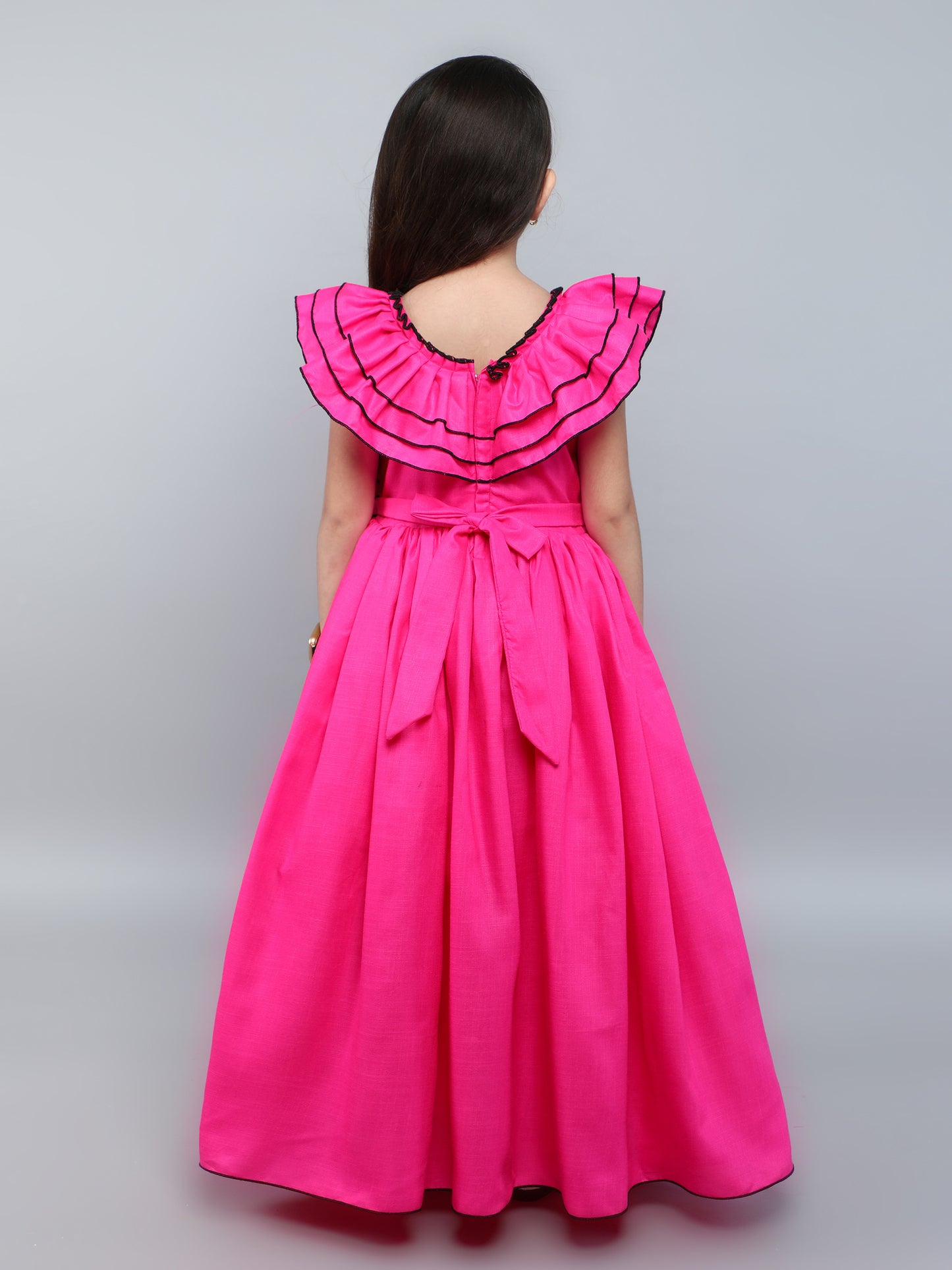 Ruffled Neck Cotton Gown With Matching Clip -Pink
