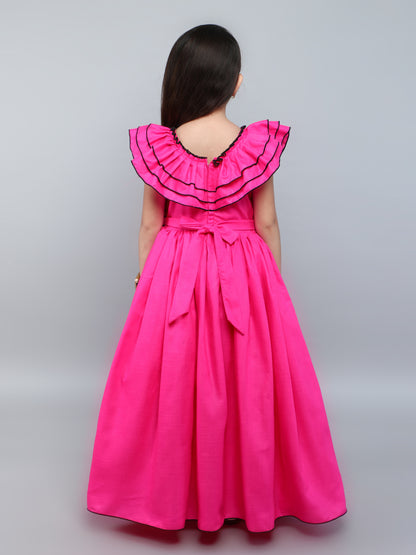 Ruffled Neck Cotton Gown With Matching Clip -Pink