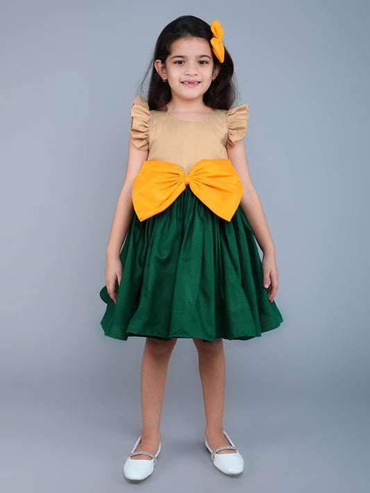 Color Block Fit and Flare Bow Dress with Matching Clip-Beige&Green