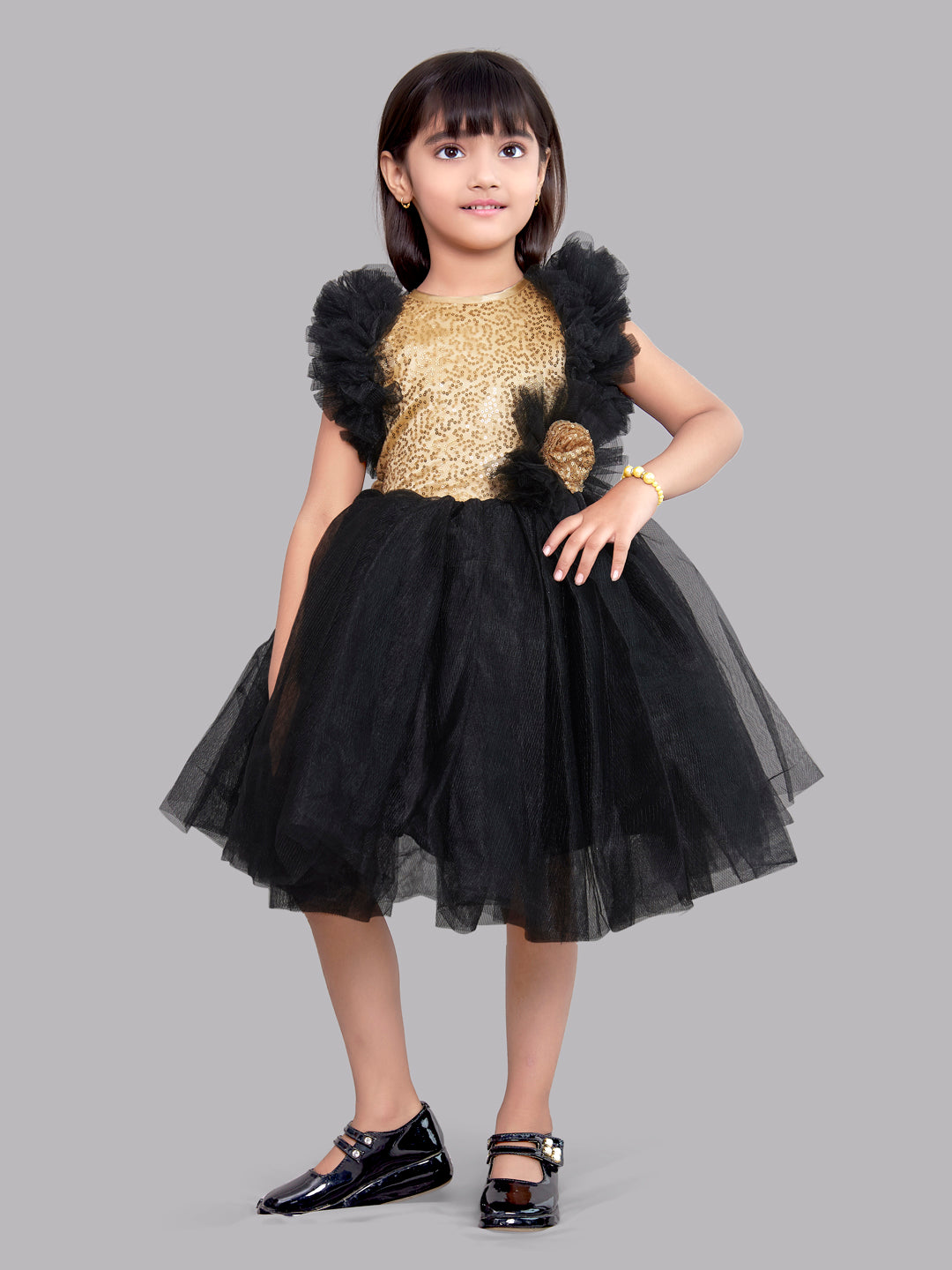 Buy Modern Black Gown Online At Zeel Clothing. | Color: Black